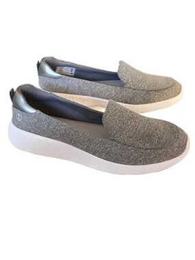 Lands’ End Gatas Ladies Gray Slip-on Walking Shoes